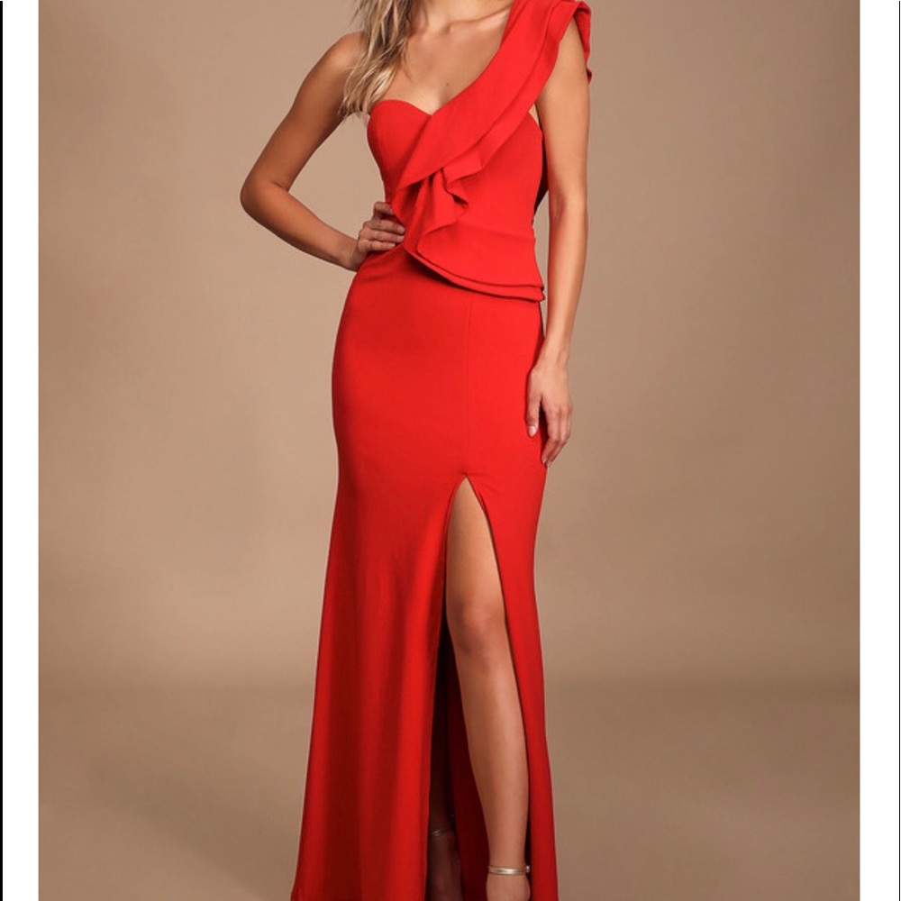 Red Lulus Evening Gown*Never Been Worn